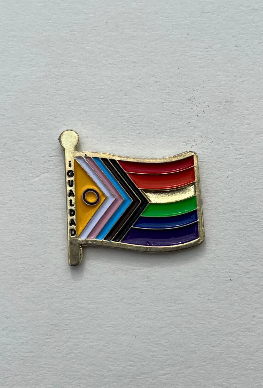 Pin bandera del orgullo progresista "Igualdad"